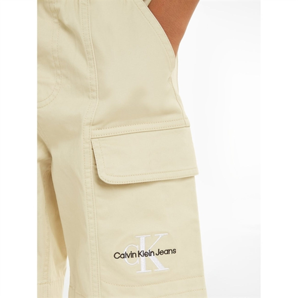 Calvin Klein Sateen Cargo Shorts Green Haze 4