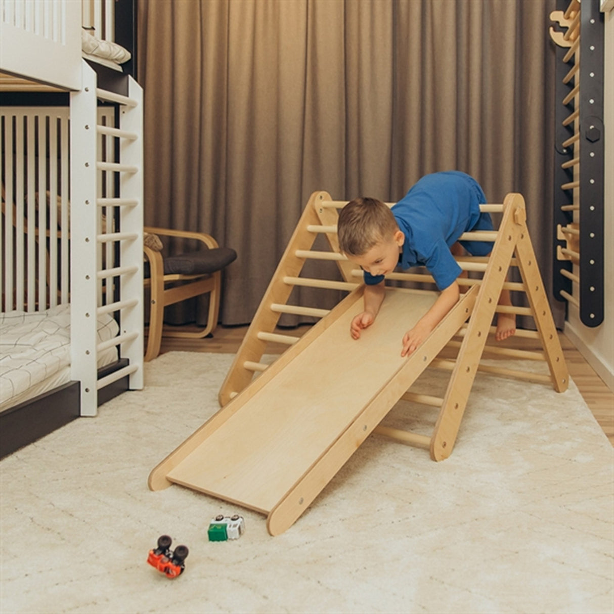 Duck Woodworks Climbing Triangle Floor Set Natural