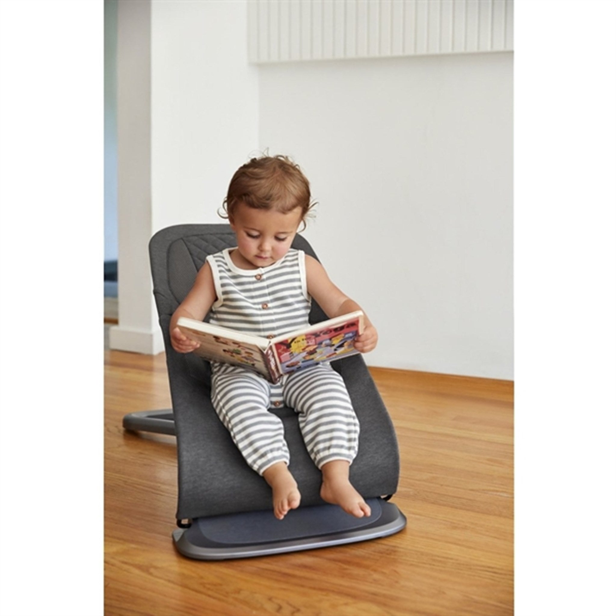 Ergobaby Evolve 3-in-1 Bouncer Charcoal Grey 2