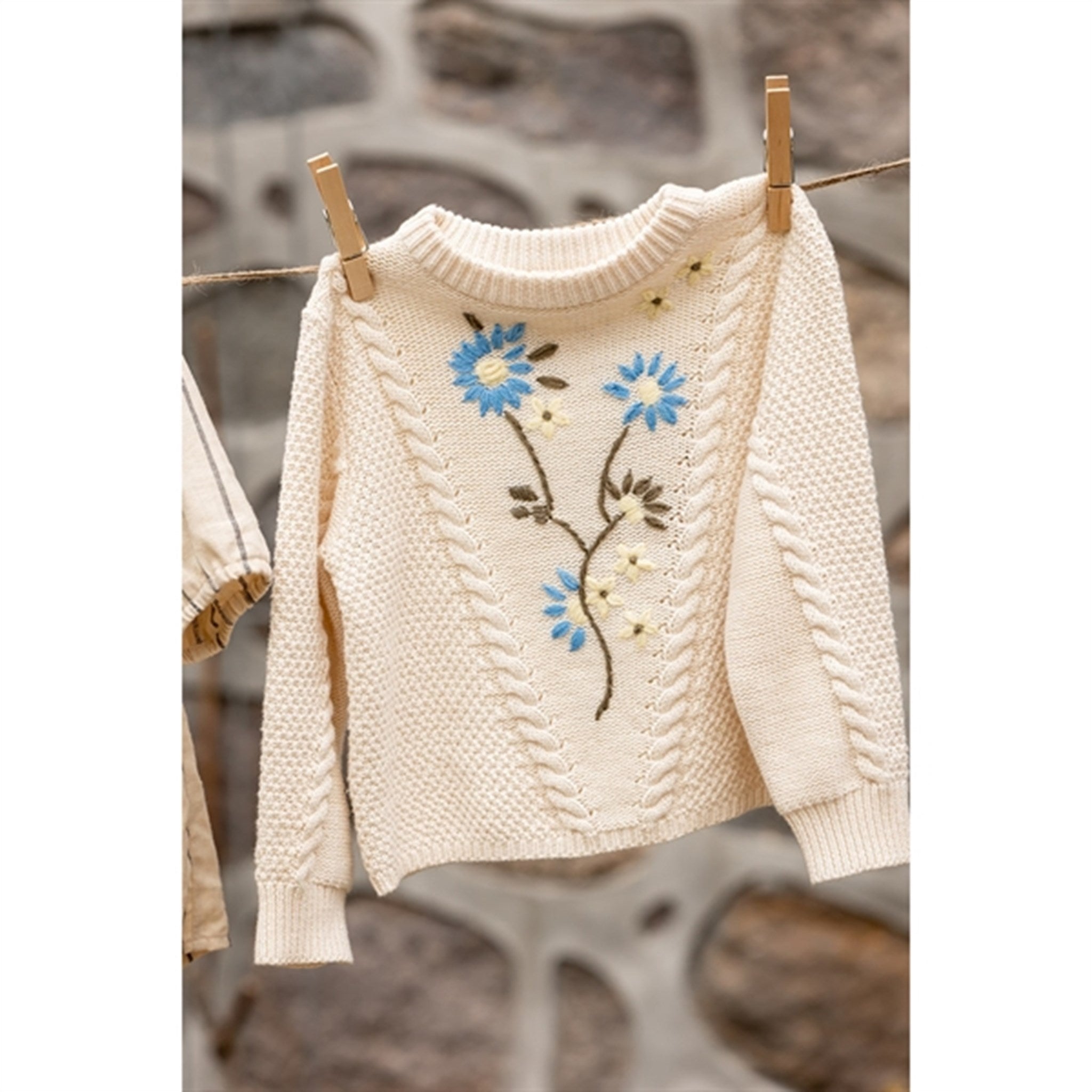 Fliink Sandshell Flower Embroidered Pullover 5