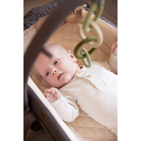 FILIBABBA Baby Lift Frida Swift Dark Grey