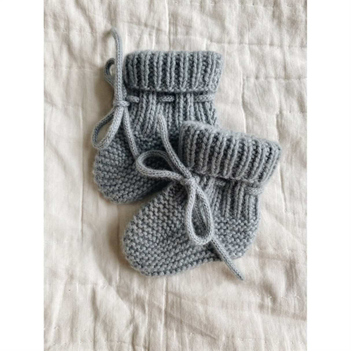 lalaby Dove Cashmere Alpha Slippers