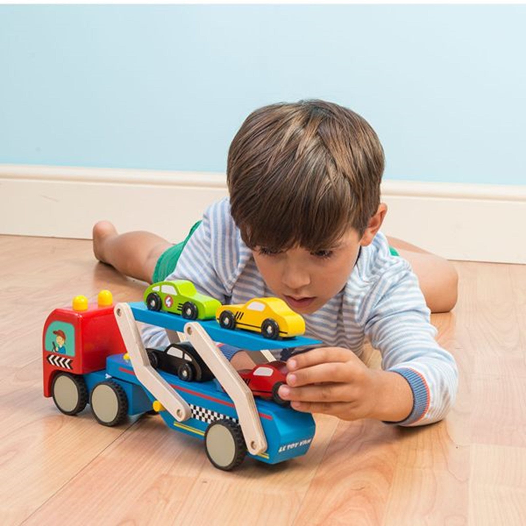 Le Toy Van Race Car Transporter Set 2