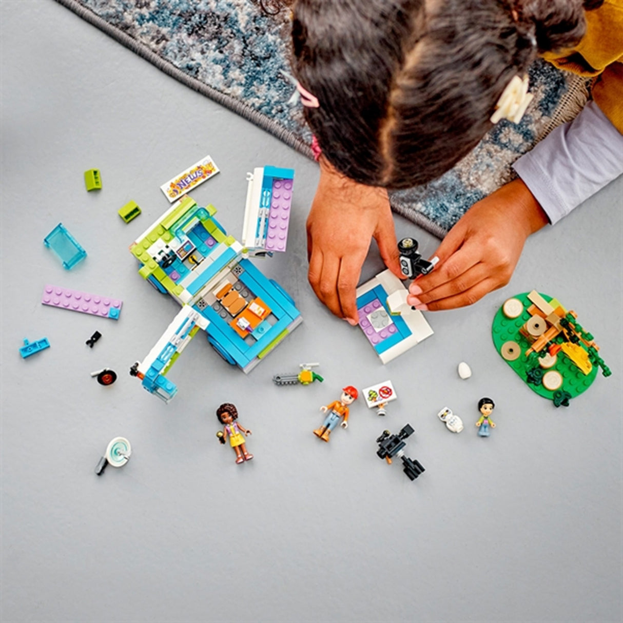 LEGO® Friends Newsroom Van 3