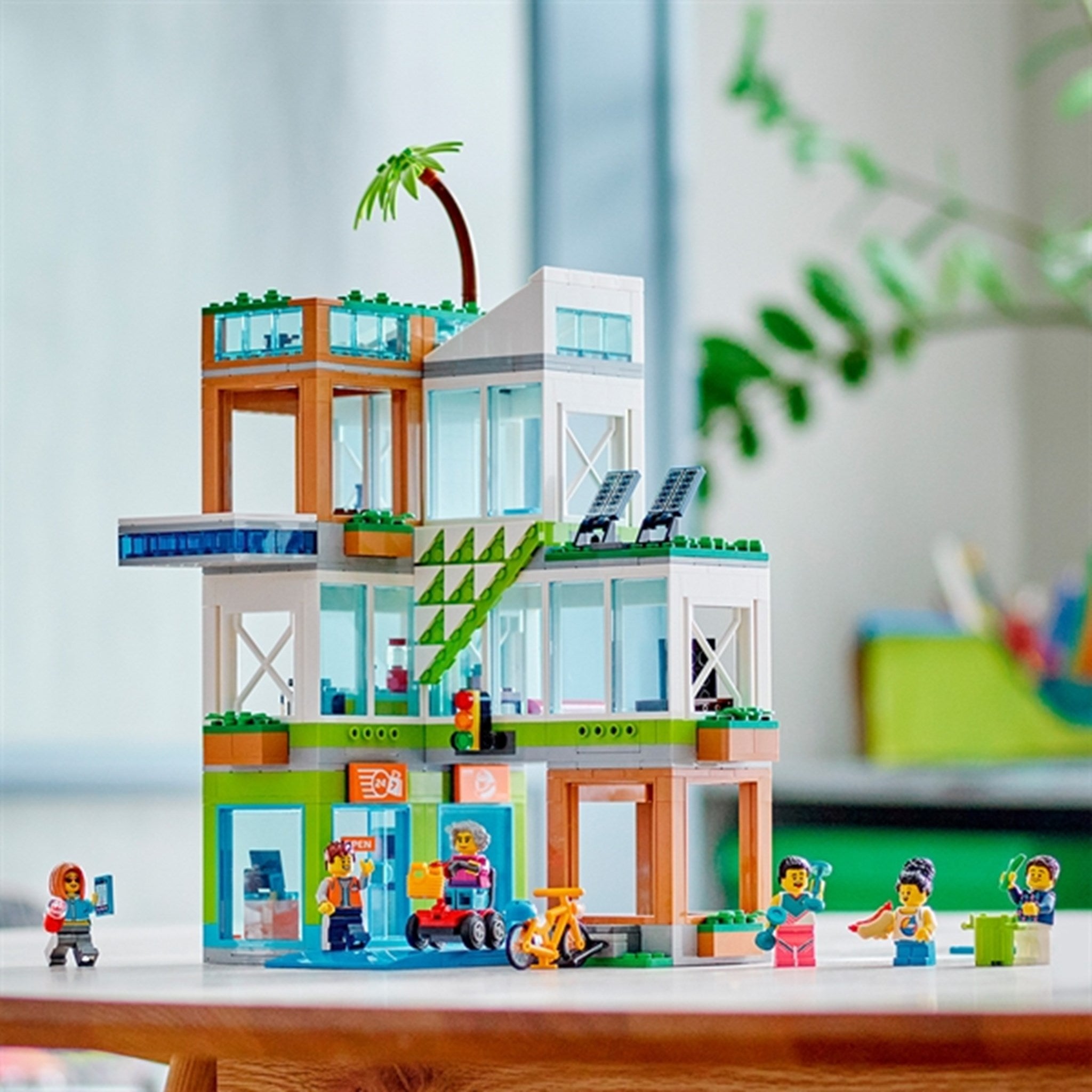 LEGO® City Apartment Building 5