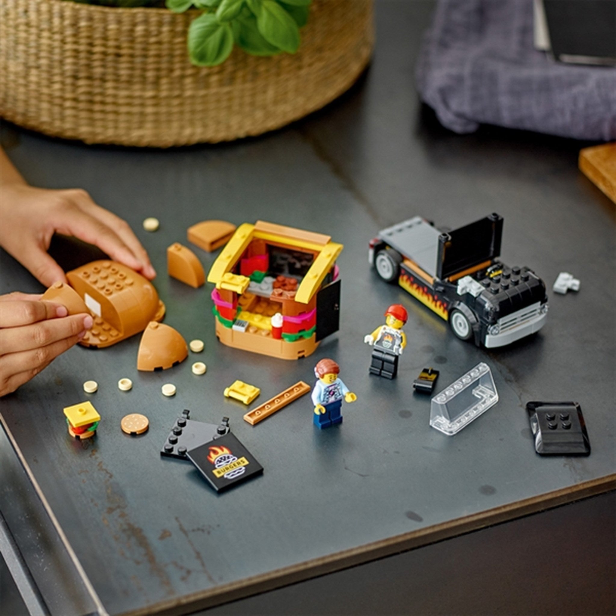 LEGO® City Burger Van 3