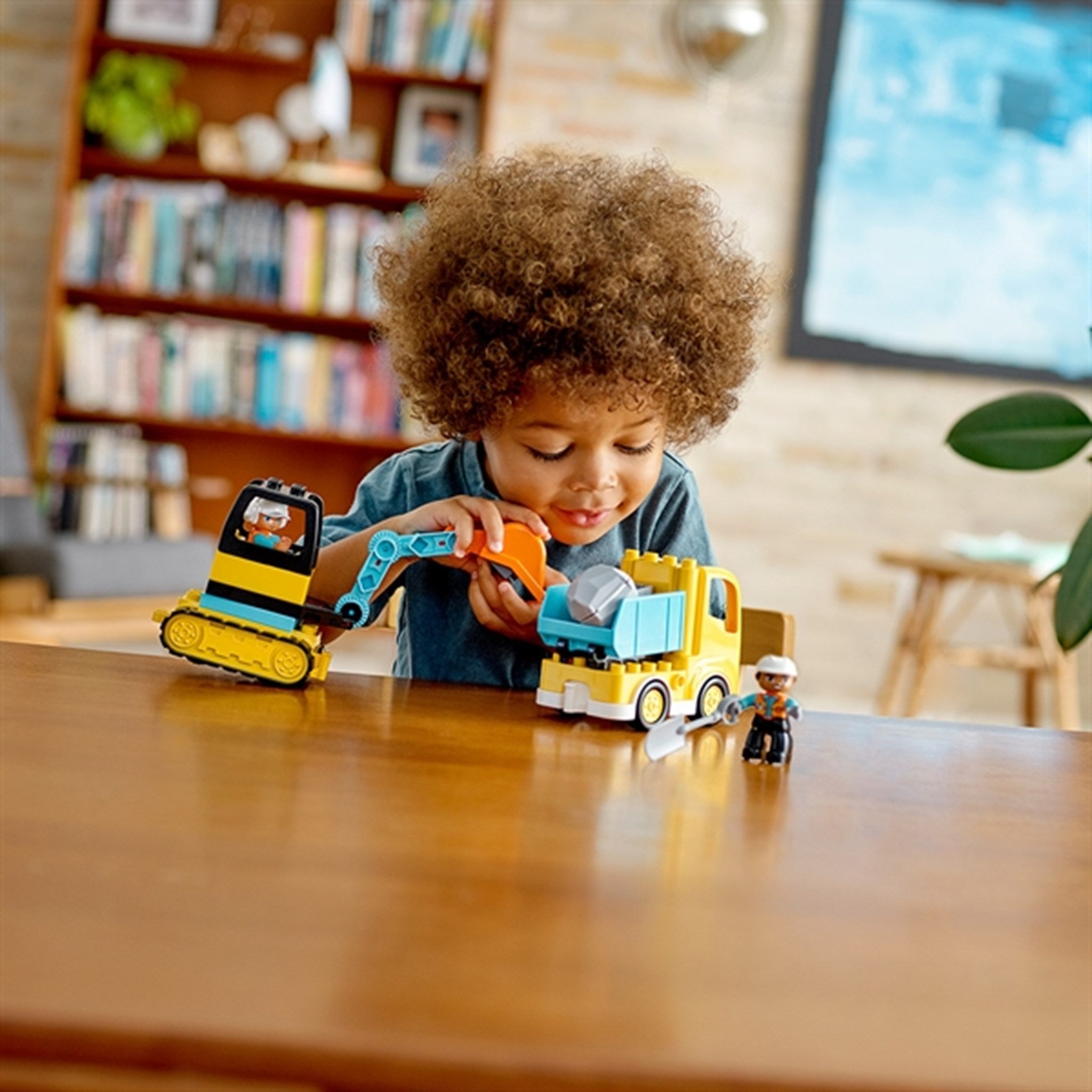 LEGO® DUPLO® Truck and Tracked Excavator 2