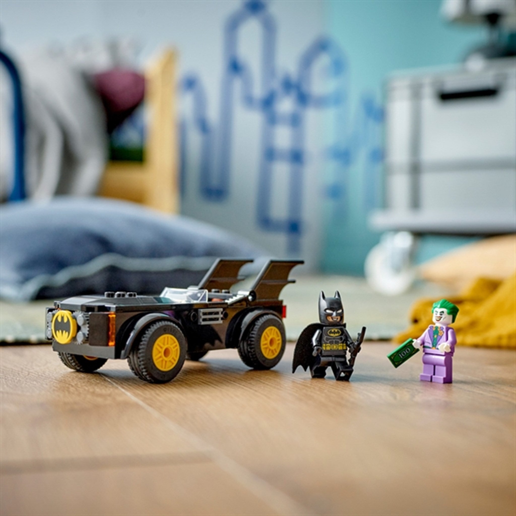 LEGO® Batman™ Batmobile™ Pursuit: Batman™ vs. The Joker™ 2