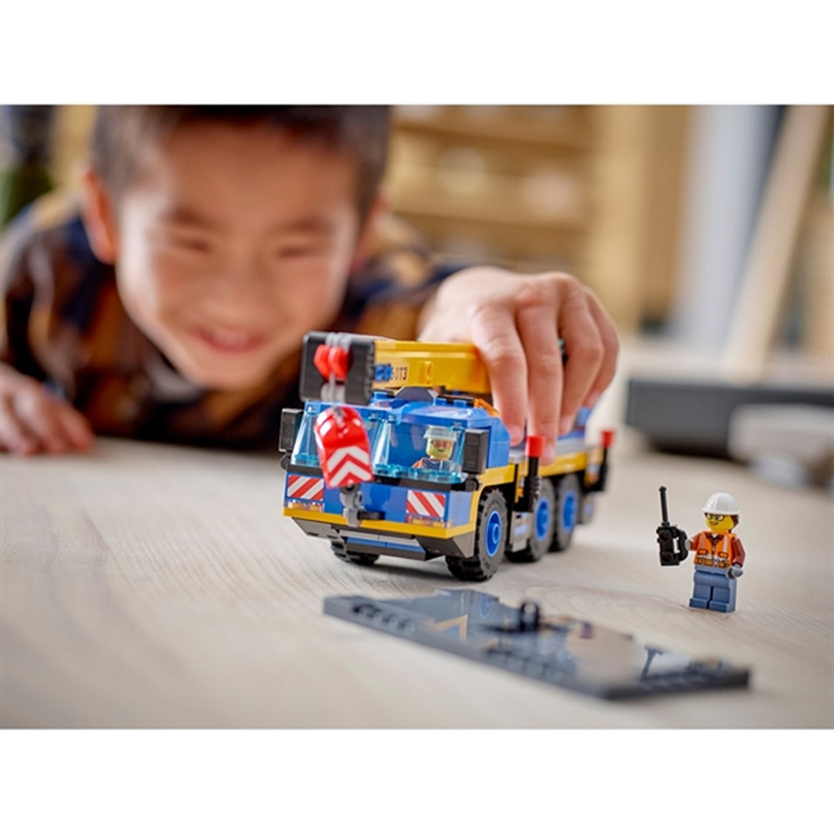 LEGO® City Mobile Crane 3