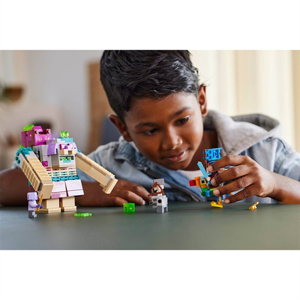 LEGO® Minecraft® The Devourer Showdown 4