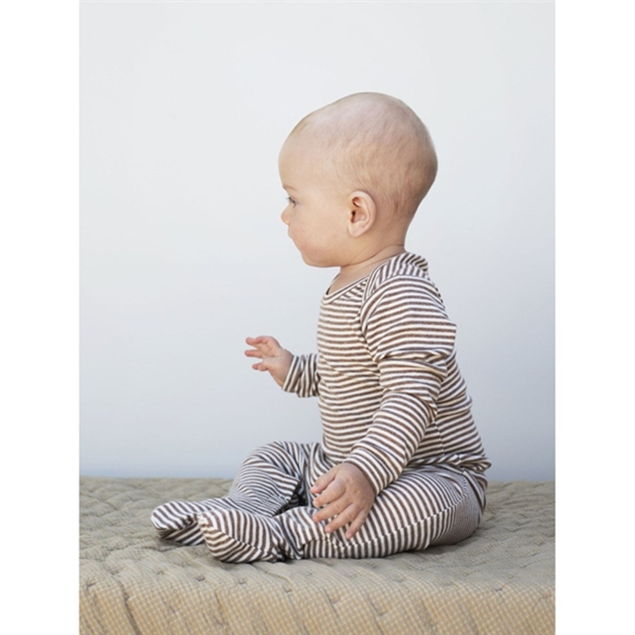 Serendipity Acorn/Offwhite Baby Suit w. Feet Stripe 2