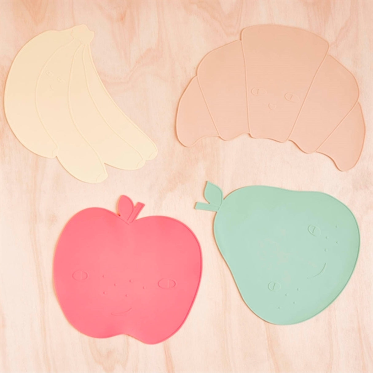 OYOY Dækkeserviet Yummy Apple Cherry Red