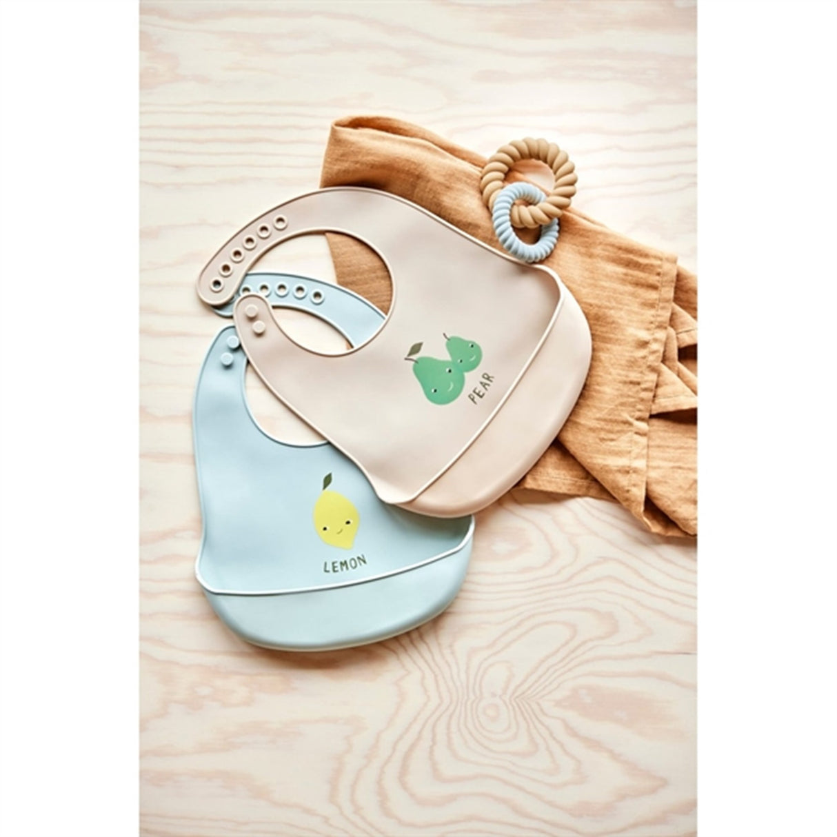 OYOY Yummy Silicone Bib 2-pack Minty / Camel 4