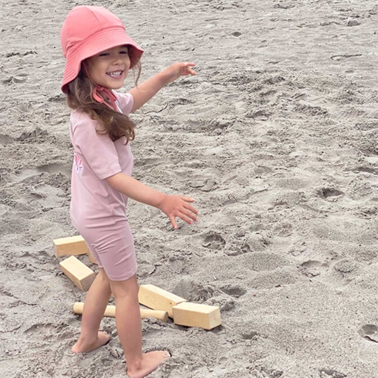 Petit Crabe Rose Nude Noe Frog Sunsuit with Zipper