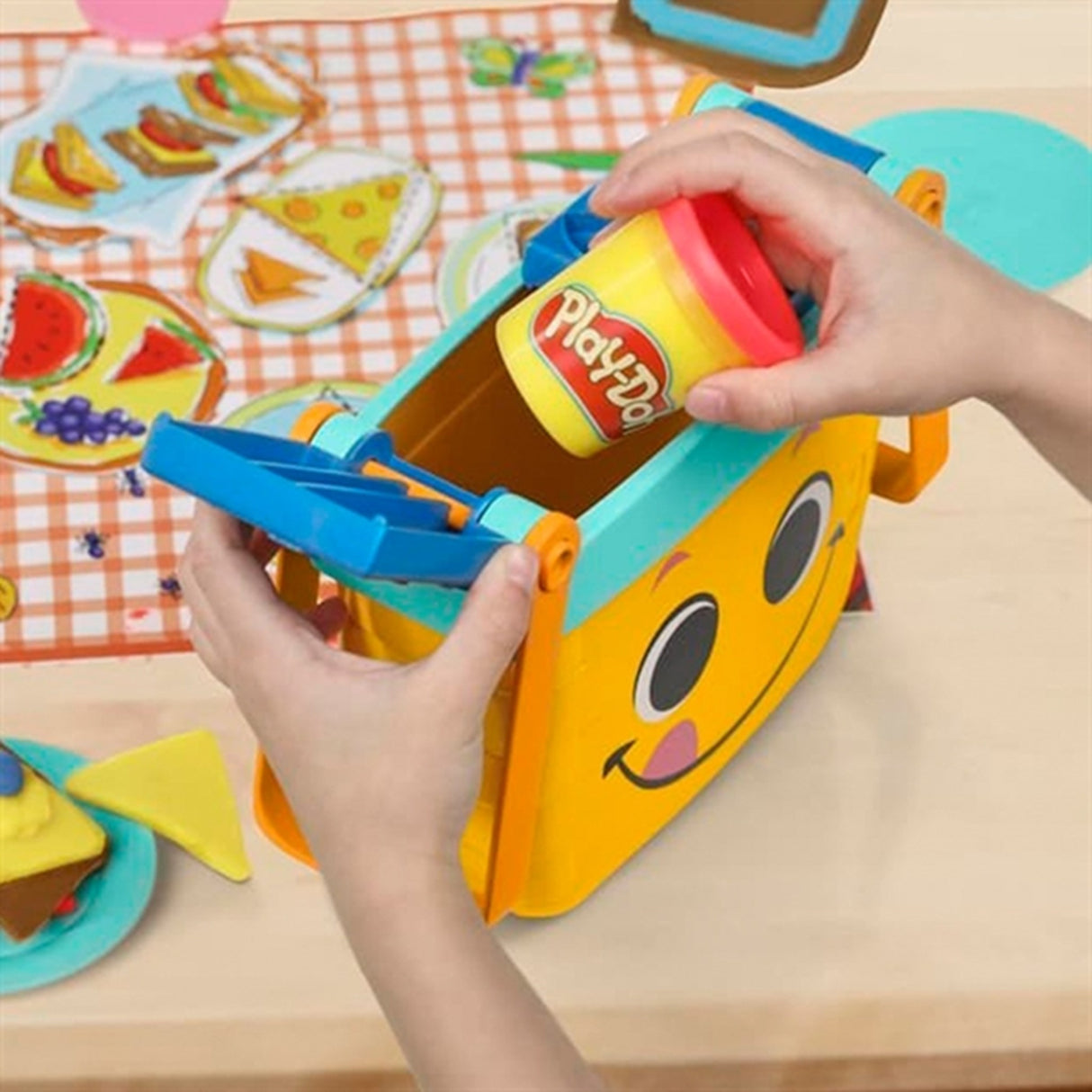 Play-Doh Picnic Shapes Starter Set