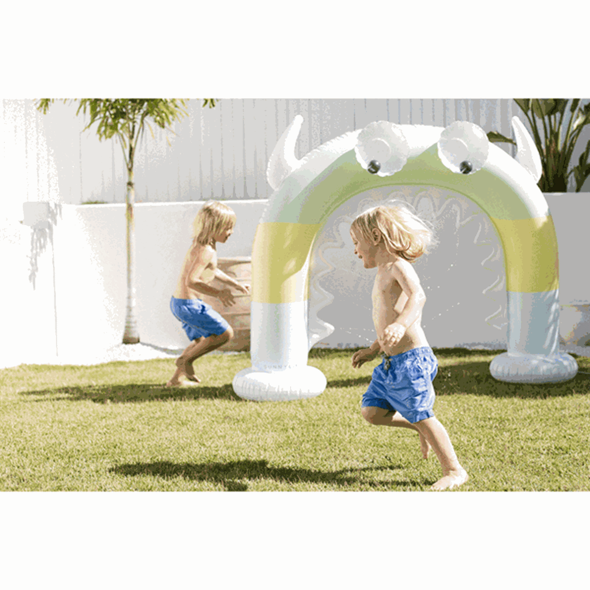 SunnyLife Inflatable Giant Sprinkler Monty The Monster