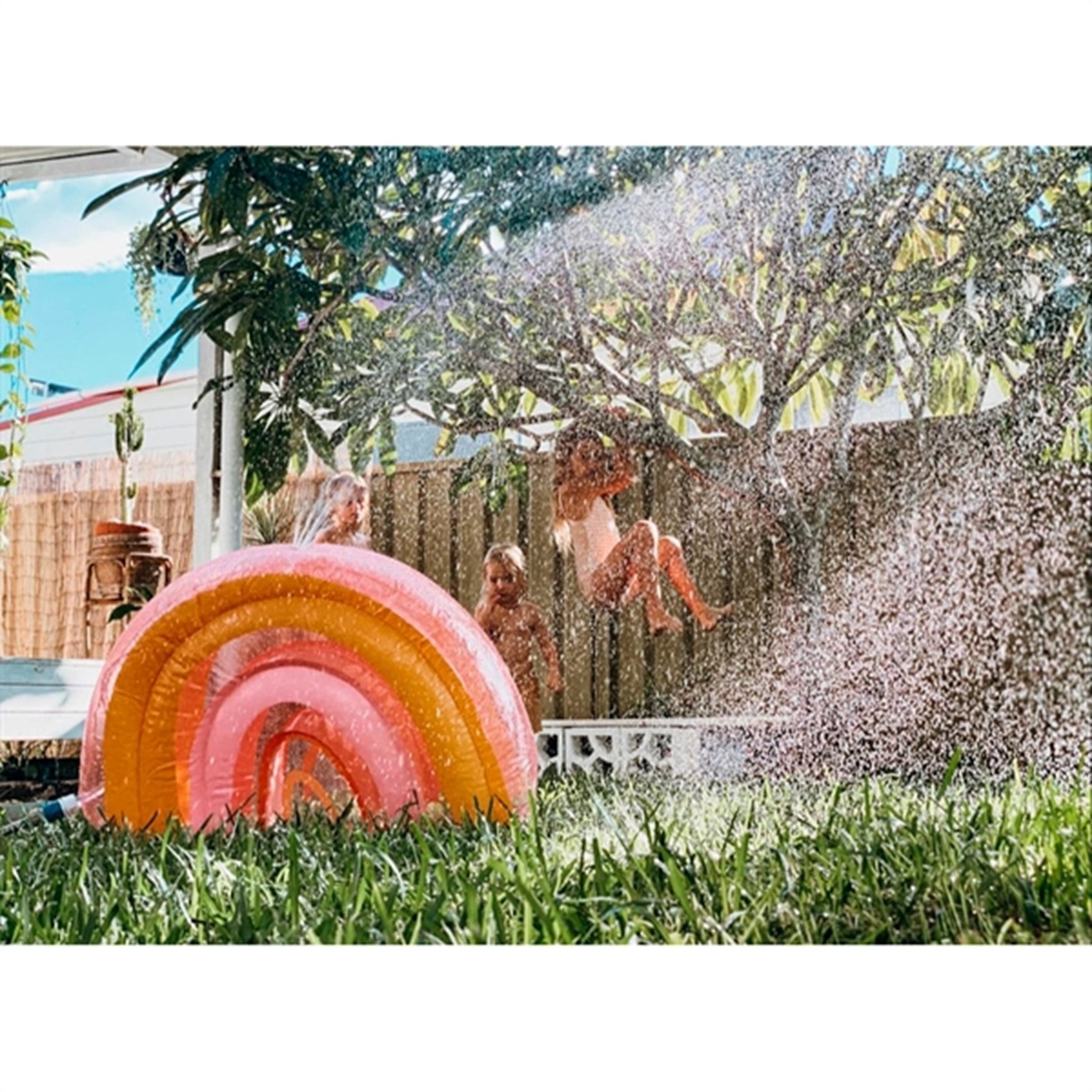 SunnyLife Inflatable Sprinkler Rainbow 3