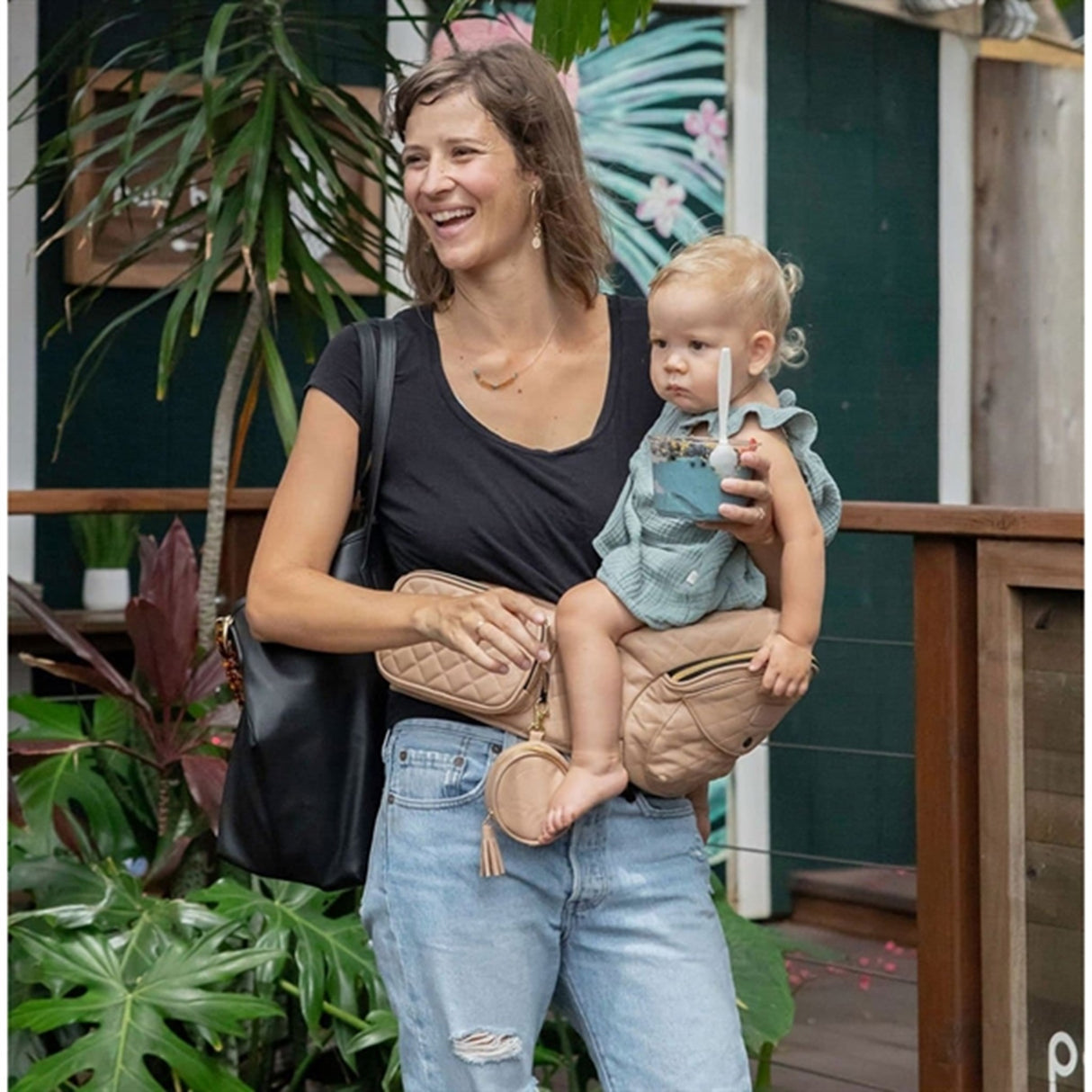 Tushbaby V2 Hip Carrier Vegan Leather Sand 5