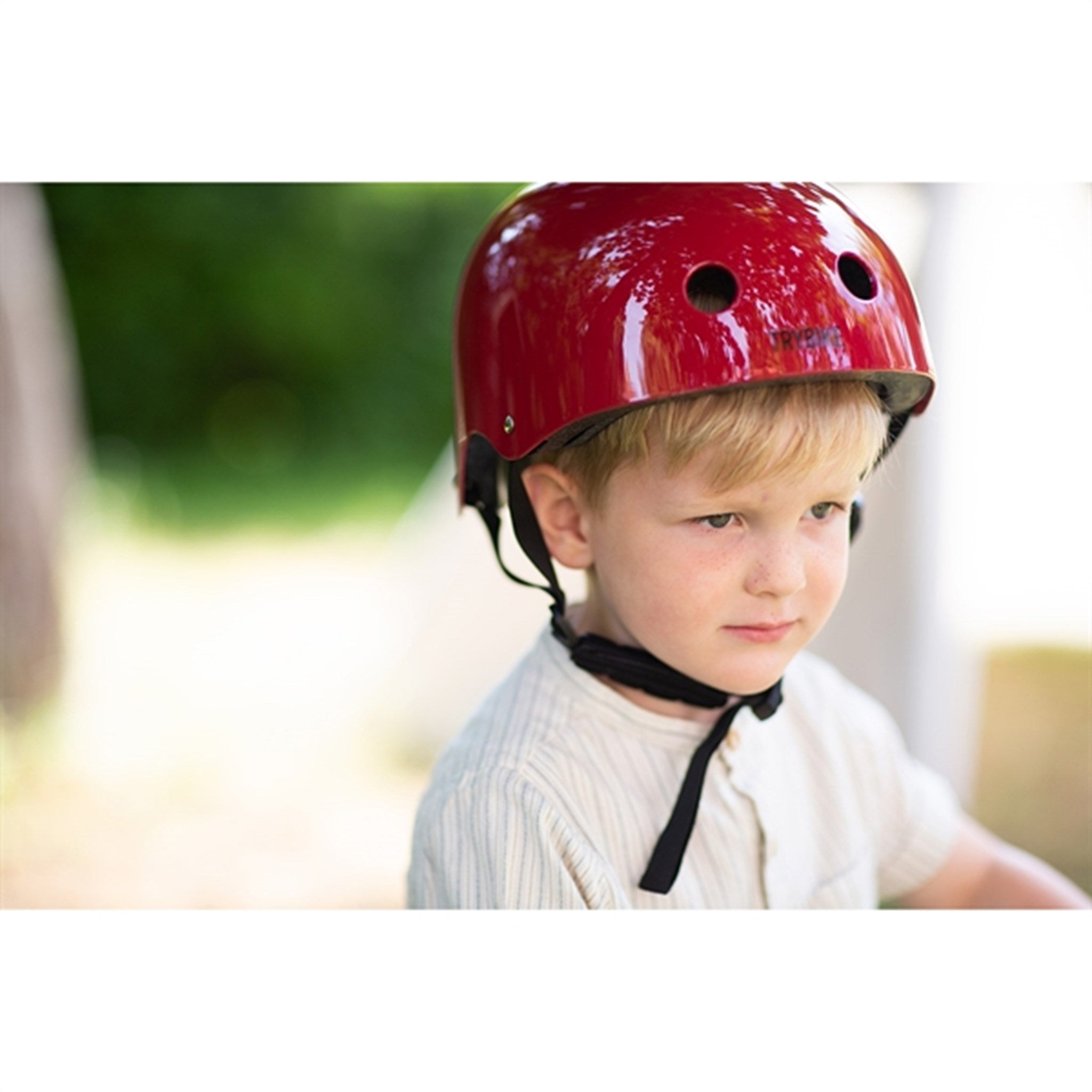Trybike CoConut Ruby Red Helmet Retro Look 3